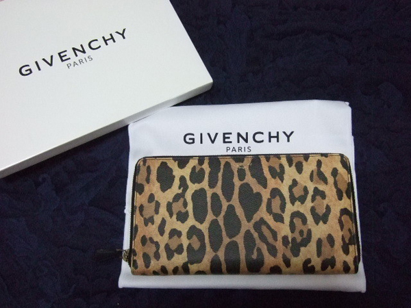 ◆GIVENCHY ジバンシィ財布スーパーコピー レオパード柄 大きいサイズのラウンドジップ長財布◆