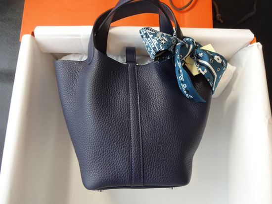 HERMES 新色★お洒落なネイビーのピコタンPM★ブルーニュイ