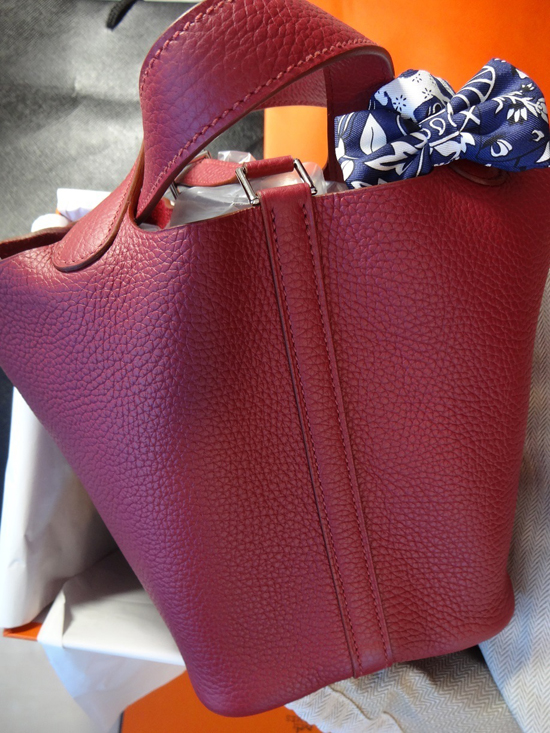 HERMES 可愛いピコタンPM★人気カラーで稀少なルビー