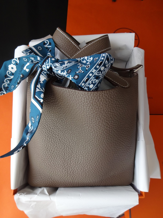 HERMES 可愛いピコタンロックPM★大人気カラーエトープ★即発