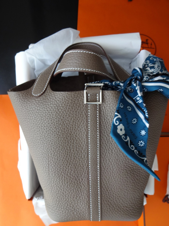 HERMES 可愛いピコタンロックPM★大人気カラーエトープ★即発
