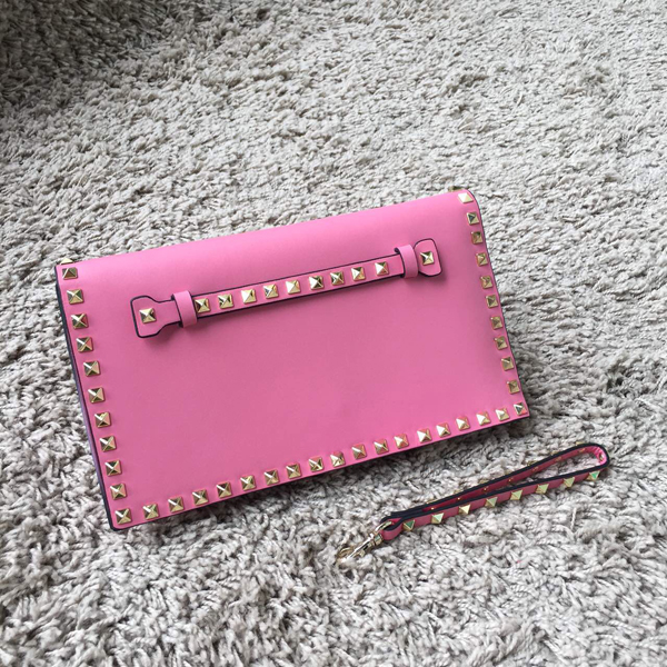 2016新作【Valentino ヴァレンティノスーパーコピー】Rockstudクラッチ ピンク IW9B0399NWB