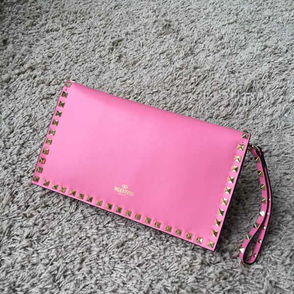 2016新作【Valentino ヴァレンティノスーパーコピー】Rockstudクラッチ ピンク IW9B0399NWB