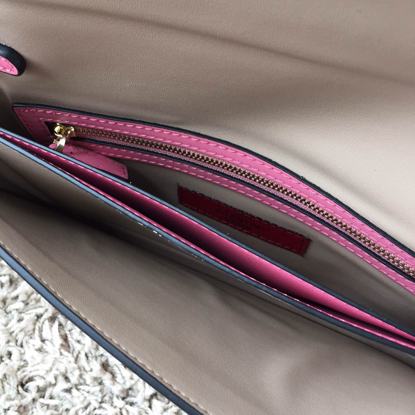 2016新作【Valentino ヴァレンティノスーパーコピー】Rockstudクラッチ ピンク IW9B0399NWB
