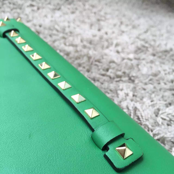 15新作 【Valentino ヴァレンティノスーパーコピー】Rockstudクラッチ グリーン IW11B0399NWB