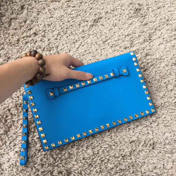 15新作【Valentino ヴァレンティノスーパーコピー】Rockstudクラッチ ブルー IW16B0399NWB
