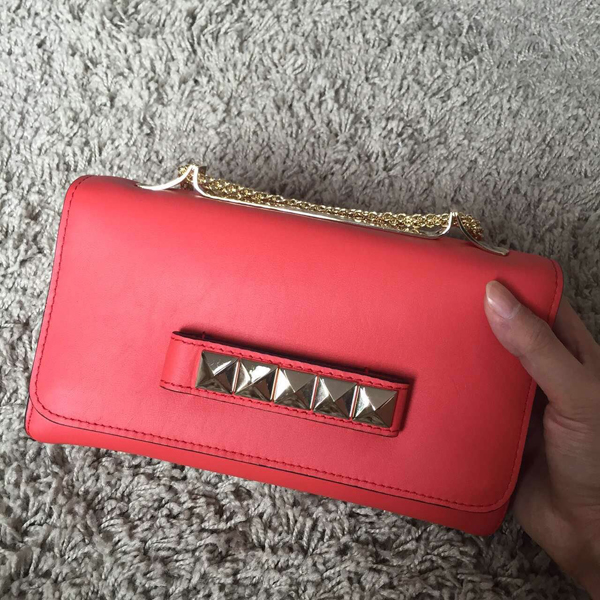 15新作 ☆Valentino ヴァレンティノスーパーコピー 【IW2B0975VSJ】 LEATHER SHOULDER BAG