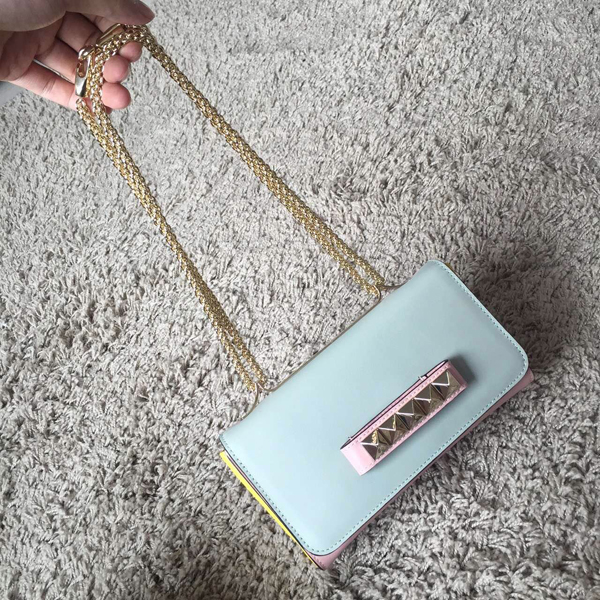 2016AW Valentino ヴァレンティノスーパーコピー クロスボディバッグ　ショルダーバッグ　チェーンバッグ W0BQ763VHE