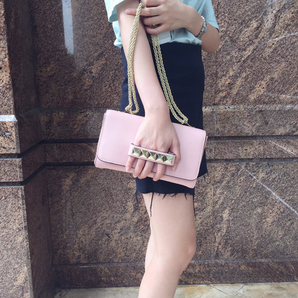2016AW ☆Valentino ヴァレンティノスーパーコピー☆スタッズ ショルダーバッグ☆ W0BQ863VHE