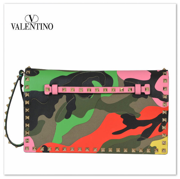 2016年春夏 Valentino ヴァレンティノスーパーコピー カモフラ ロックスタッズクラッチ