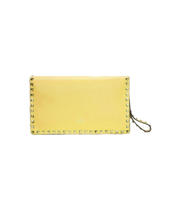 15SS【Valentino ヴァレンティノスーパーコピー】人気のRockstud YELLOW LEATHER CLUTCH IW2B0399 NBD N18
