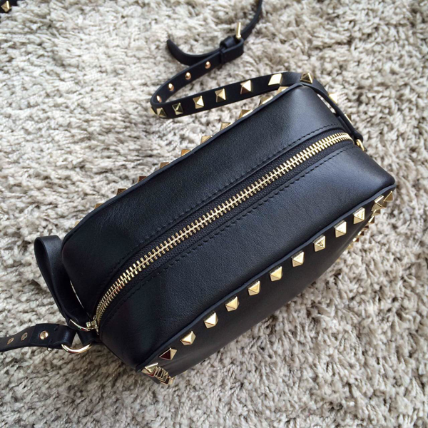 2016新作 Valentino ヴァレンティノスーパーコピー ロックスタッズ ショルダー 黒