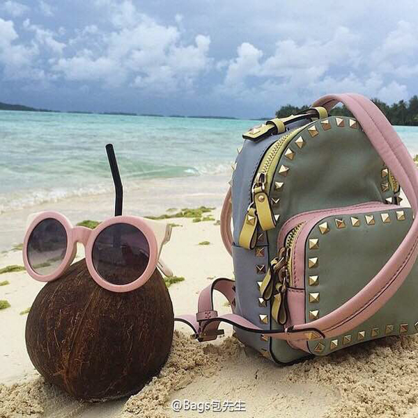2016新作 【Valentino ヴァレンティノスーパーコピー】RockstudバックパックS パステル IW2B0859NOA