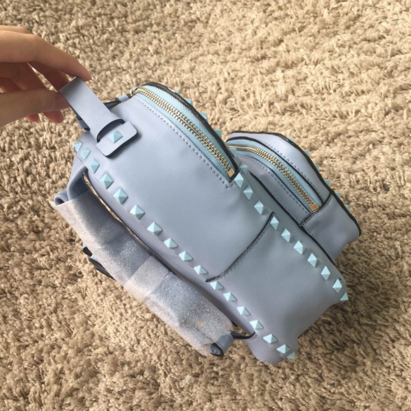 15新作 Valentino ヴァレンティノスーパーコピー★ 人気のロックスタッズバックパック ミニ ライトブルー