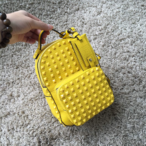 15新作 Valentino ヴァレンティノスーパーコピーヴァレンティノ（バレンチノ)バックパック YELLOW