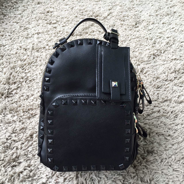 15新作 Valentino ヴァレンティノスーパーコピー バックパック Black