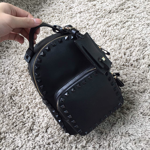 15新作 Valentino ヴァレンティノスーパーコピー バックパック Black