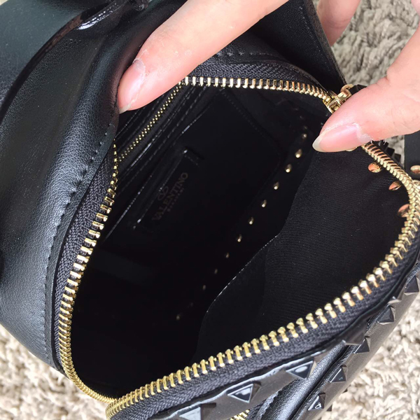 15新作 Valentino ヴァレンティノスーパーコピー バックパック Black