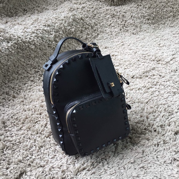 15新作 Valentino ヴァレンティノスーパーコピー バックパック Black