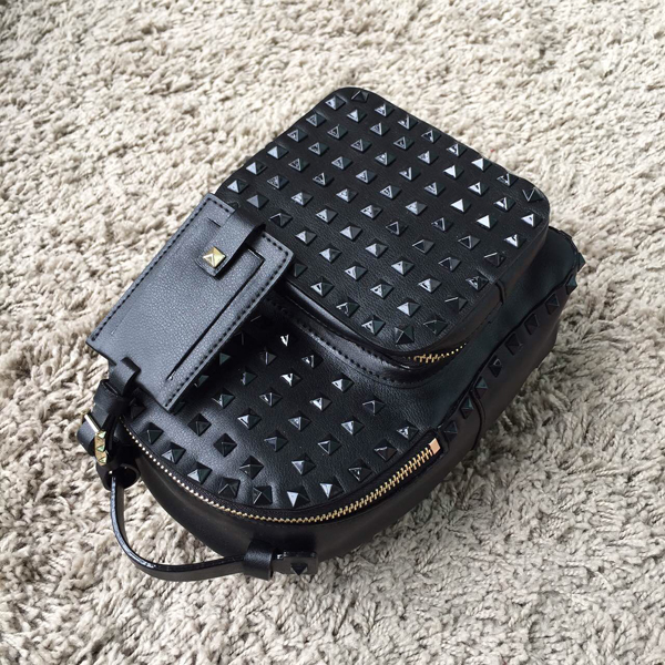 15新作 Valentino ヴァレンティノスーパーコピー バックパック Black