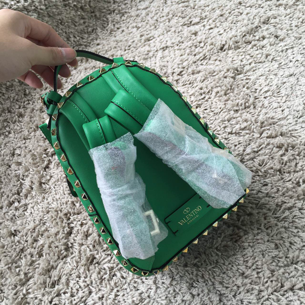 2016AW Valentino ヴァレンティノスーパーコピー★ 人気のロックスタッズバックパック ミニ Green