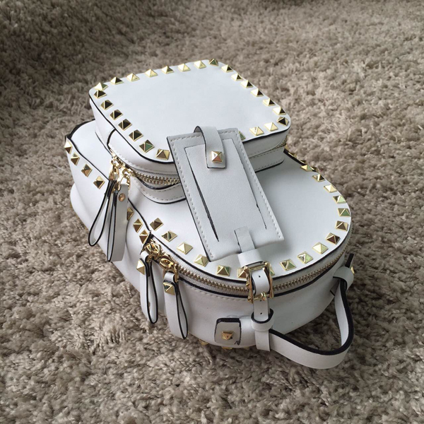 2016AW Valentino ヴァレンティノスーパーコピー★ 人気のロックスタッズバックパック ミニ White