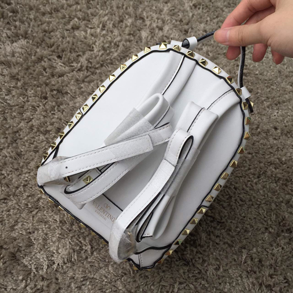 2016AW Valentino ヴァレンティノスーパーコピー★ 人気のロックスタッズバックパック ミニ White