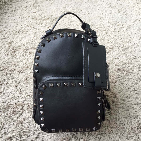 2016AW Valentino ヴァレンティノスーパーコピー★ 人気のロックスタッズバックパック ミニ Black