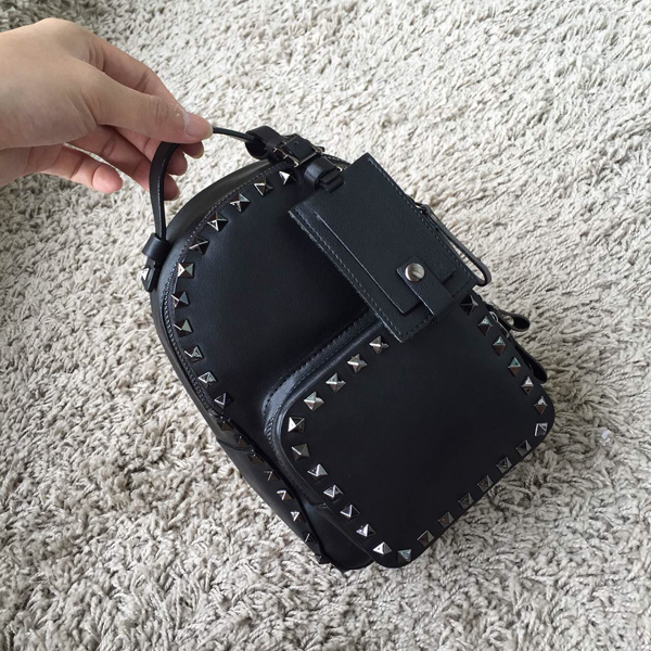 2016AW Valentino ヴァレンティノスーパーコピー★ 人気のロックスタッズバックパック ミニ Black