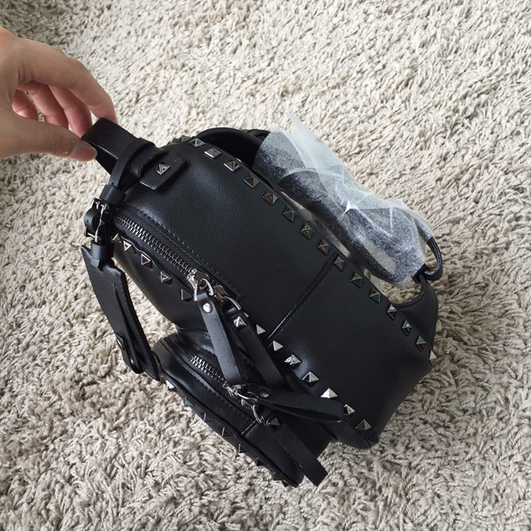 2016AW Valentino ヴァレンティノスーパーコピー★ 人気のロックスタッズバックパック ミニ Black