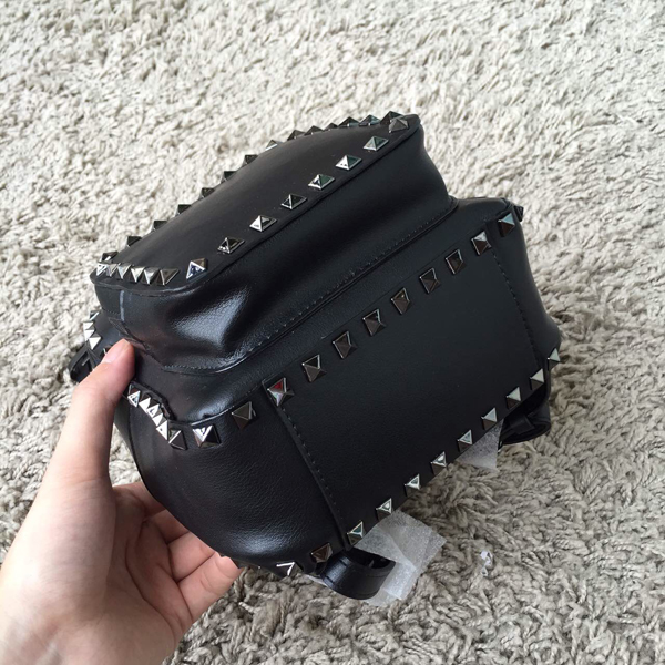 2016AW Valentino ヴァレンティノスーパーコピー★ 人気のロックスタッズバックパック ミニ Black