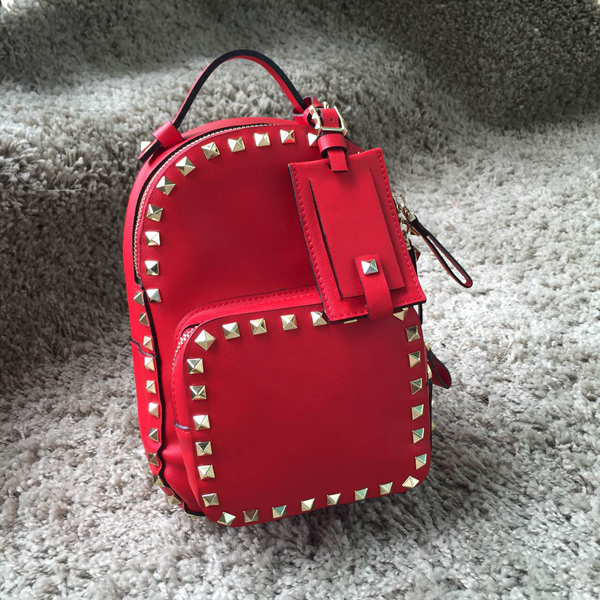 2016AW Valentino ヴァレンティノスーパーコピー★ 人気のロックスタッズバックパック ミニ Red