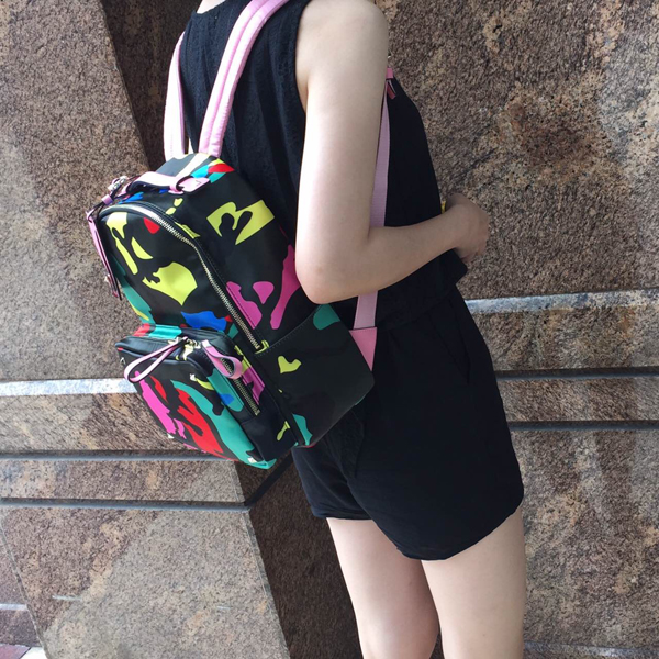 2016新作【Valentino ヴァレンティノスーパーコピー】RockstudバックパックM カモフラ