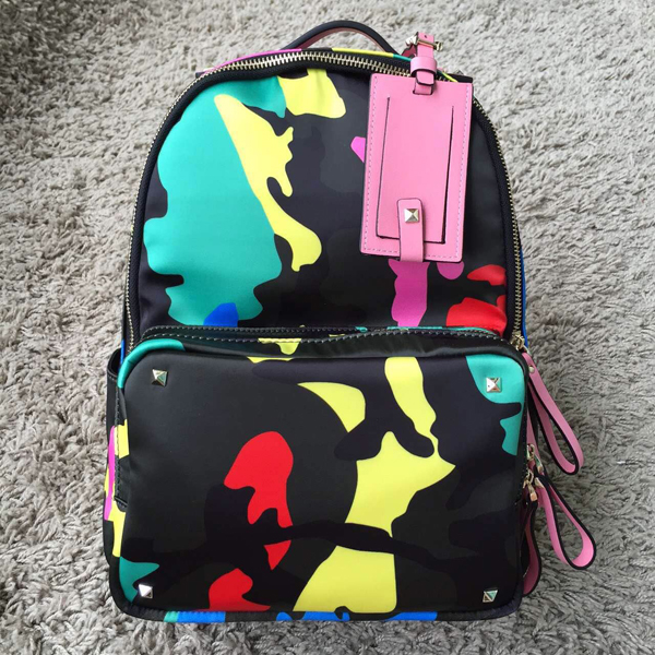 2016新作【Valentino ヴァレンティノスーパーコピー】RockstudバックパックM カモフラ