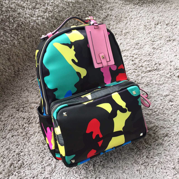 2016新作【Valentino ヴァレンティノスーパーコピー】RockstudバックパックM カモフラ