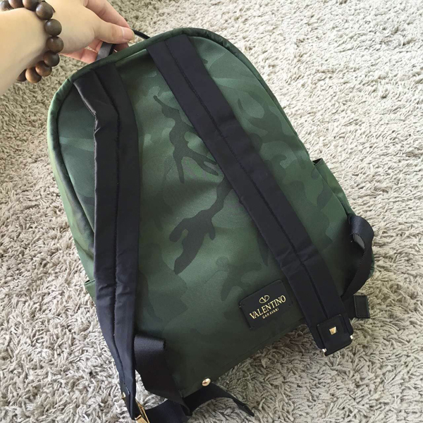 2016新作【Valentino ヴァレンティノスーパーコピー】RockstudバックパックM カモフラ