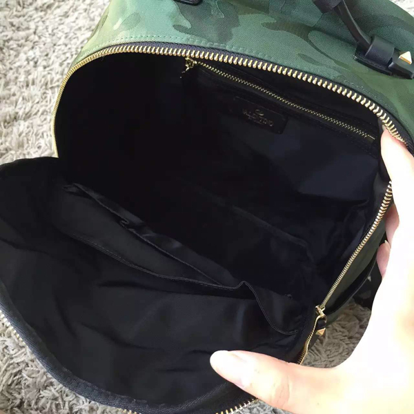 2016新作【Valentino ヴァレンティノスーパーコピー】RockstudバックパックM カモフラ
