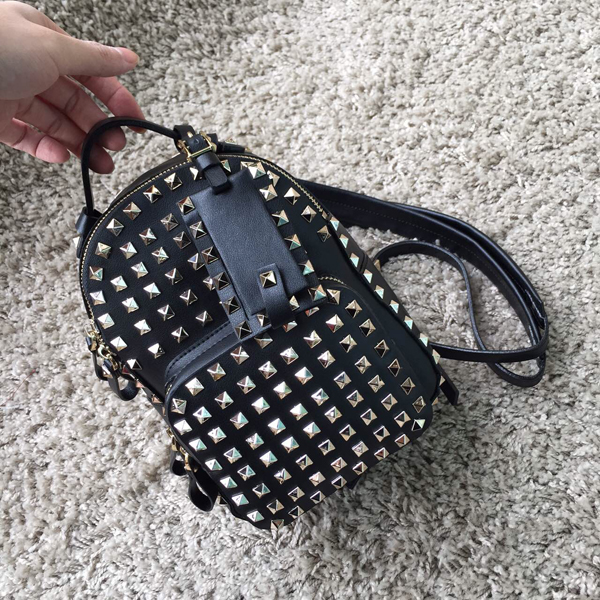 2016新作 Valentino ヴァレンティノスーパーコピー　RockStud leather mini backpack