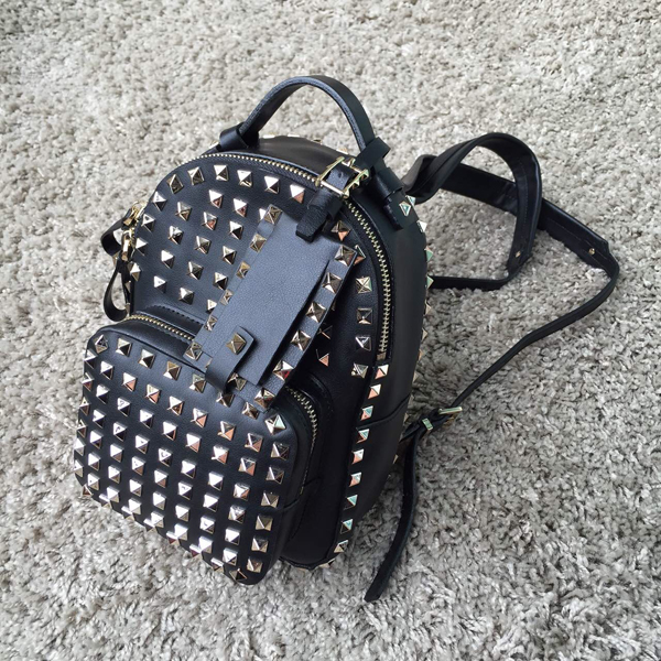 2016新作 Valentino ヴァレンティノスーパーコピー　RockStud leather mini backpack
