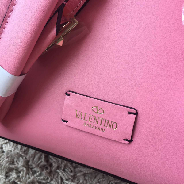 2016AW Valentino ヴァレンティノスーパーコピー ヴァレンティノ ロックスタッズ バックパック ピンク IW9B5399NWB