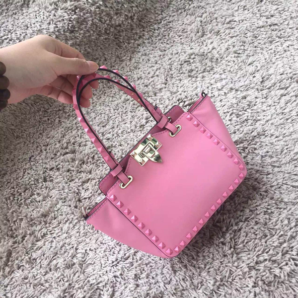 2016SS Valentino ヴァレンティノスーパーコピー バレンティノ ロックスタッズ トートバッグ　スモール  紗栄子さん愛用
