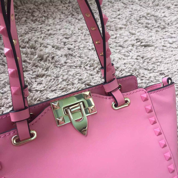 2016SS Valentino ヴァレンティノスーパーコピー バレンティノ ロックスタッズ トートバッグ　スモール  紗栄子さん愛用