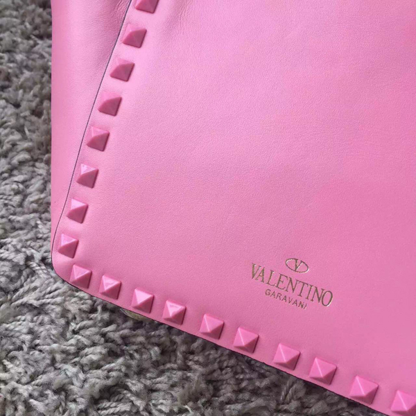 2016SS Valentino ヴァレンティノスーパーコピー バレンティノ ロックスタッズ トートバッグ　スモール  紗栄子さん愛用
