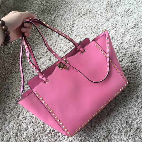 2016SS Valentino ヴァレンティノスーパーコピー バレンティノ ロックスタッズ トートバッグ　スモール  紗栄子さん愛用
