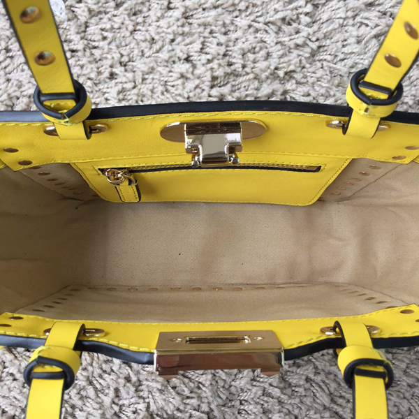 Valentino ヴァレンティノスーパーコピー 15SS ロックスタッド 2WAY ミニバッグ 