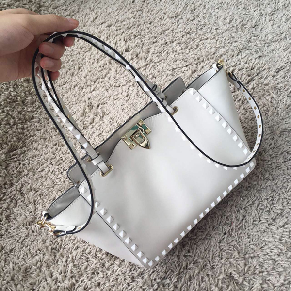 2016AW★Valentino ヴァレンティノスーパーコピー ミニ ロックスタッド White 2WAY Rockstud