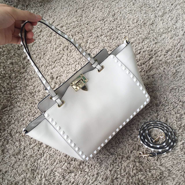 2016AW★Valentino ヴァレンティノスーパーコピー ミニ ロックスタッド White 2WAY Rockstud