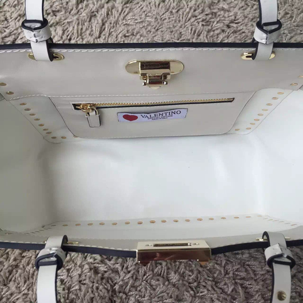 2016AW★Valentino ヴァレンティノスーパーコピー ミニ ロックスタッド White 2WAY Rockstud