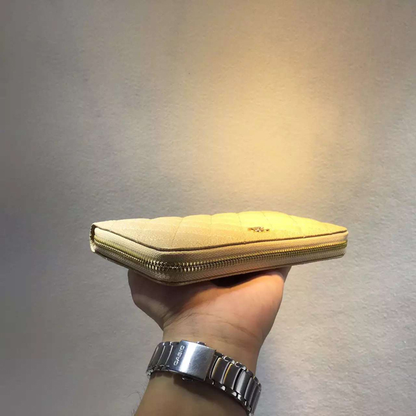 2016夏 シャネル財布スーパーコピー Chanel スマホ入る 大人なChevron小財布 C23069