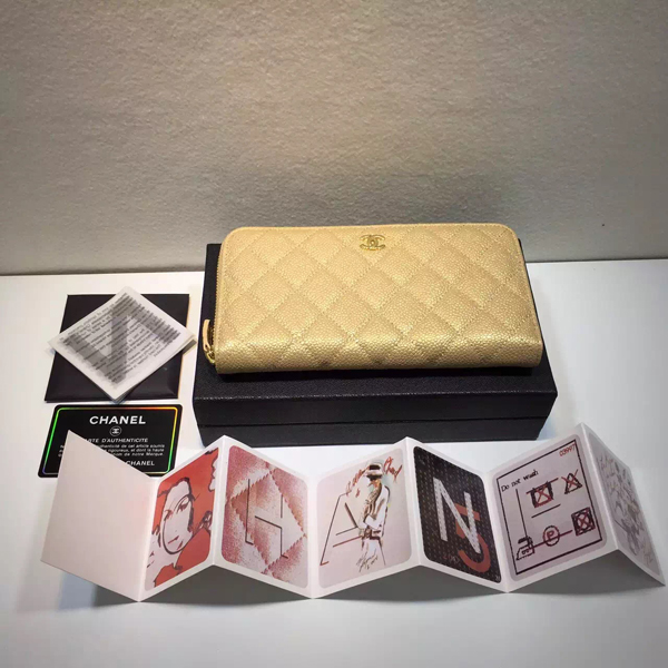 2016夏 シャネル財布スーパーコピー Chanel スマホ入る 大人なChevron小財布 C23069